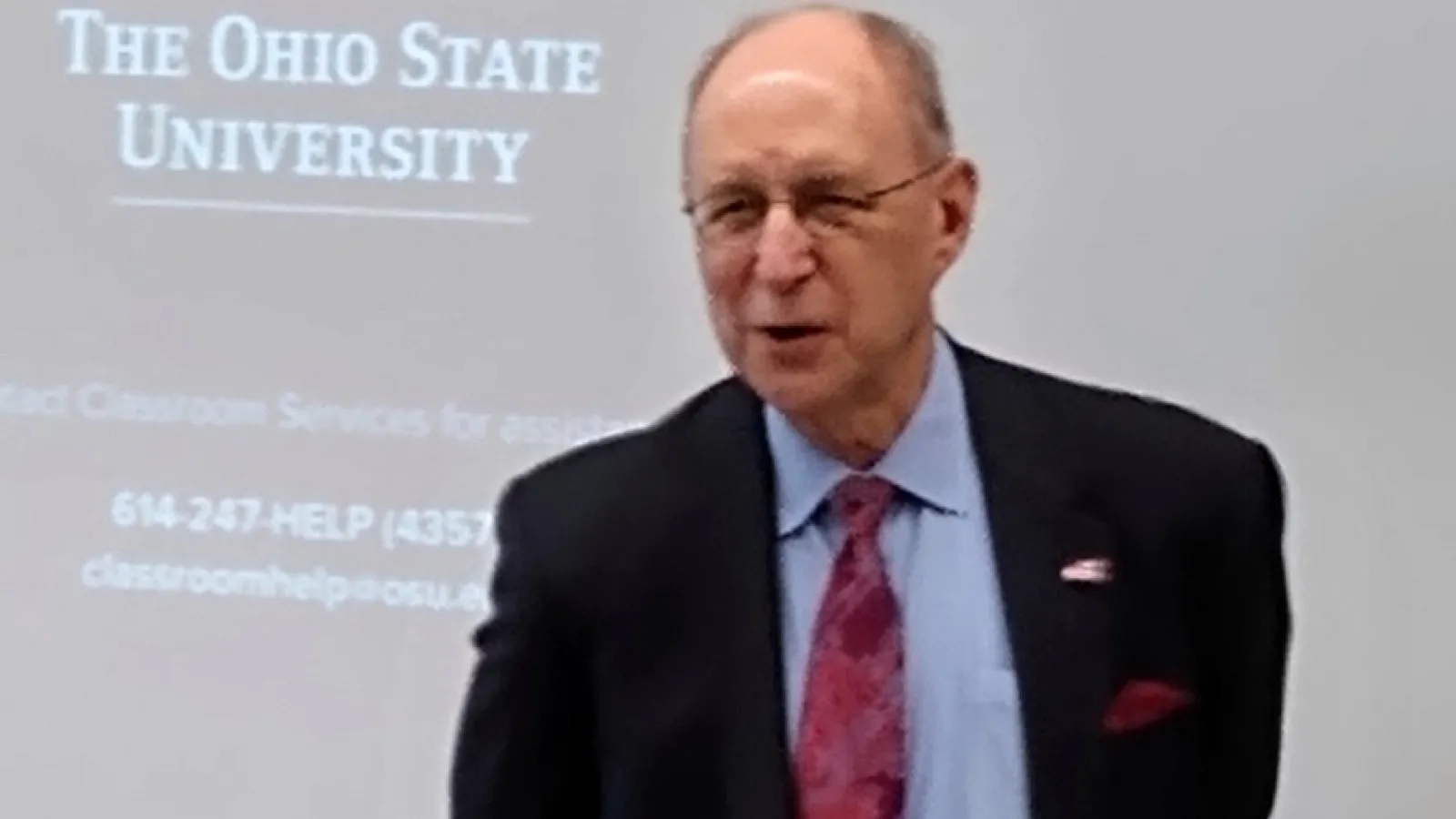 Professor Holub open the 2023 GLL Awards Celebration!