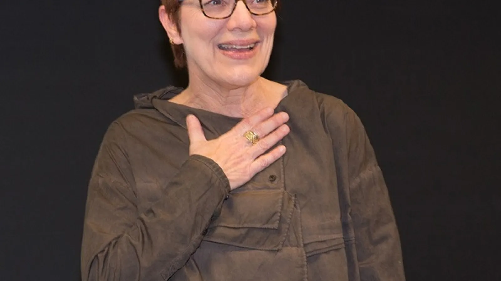 Barbara Heck receives the 2016 Provost’s Award for Distinguished Teaching by a Lecturer.